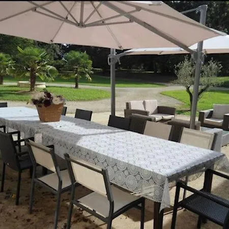 Charming On Estate 1880 With Pool At The Foot Of The Pyrenees Prázdninový dům Buzon