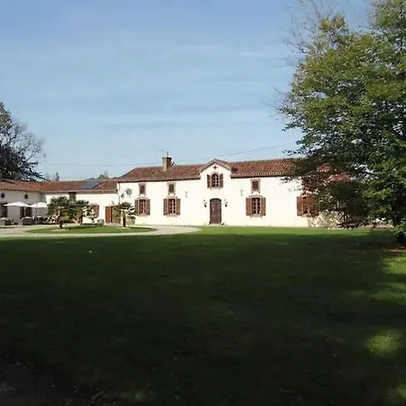 Prázdninový dům Charming On Estate 1880 With Pool At The Foot Of The Pyrenees *